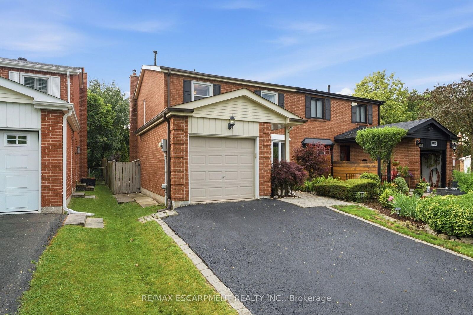 Property Photo: 2367 Montgomery Drive ON L7P 4A6