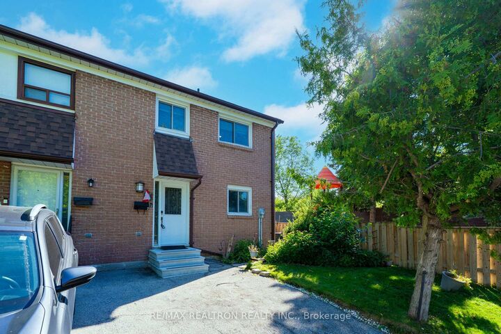 Property Photo:  7 Spy Appleway N/A  ON M3A 3N8 