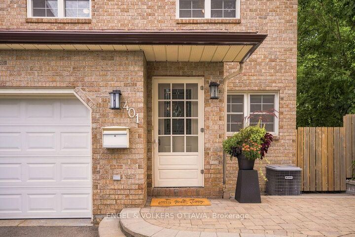 Property Photo:  401 St. Denis Street  ON K1L 5H8 