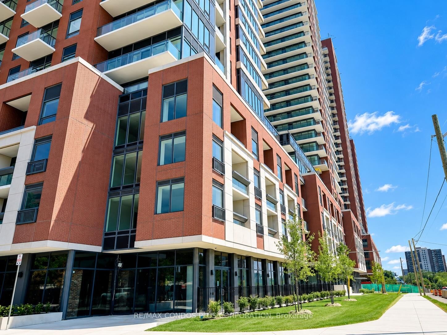 Property Photo: 4010 Eglinton Avenue W 424 ON M9A 0G5