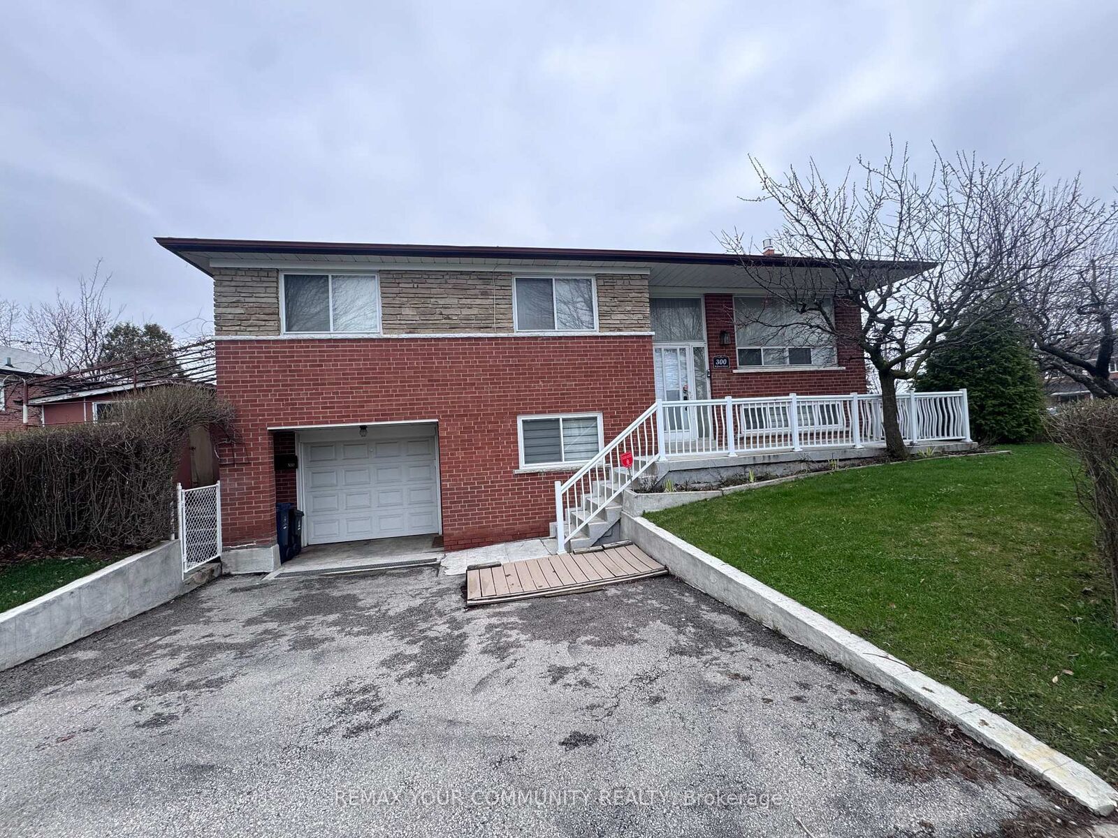 Property Photo: 300 Driftwood Avenue Upper ON M3N 2P1