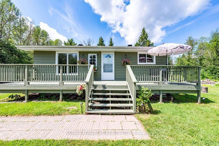 Photo de la propriété: 1369 B Greenwood Road ON K8A 6W3