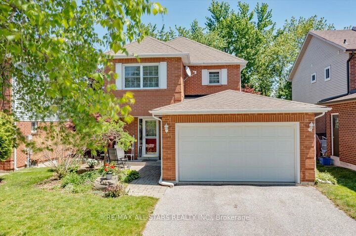 Property Photo: 66 Kyle Crescent ON L4P 3P6