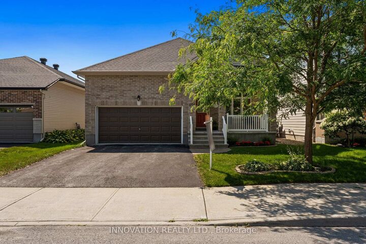 Property Photo:  656 Bridleglen Crescent  ON K2M 0H2 
