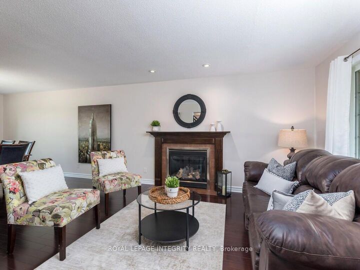 Property Photo:  111 Comba Drive  ON K7C 4V2 