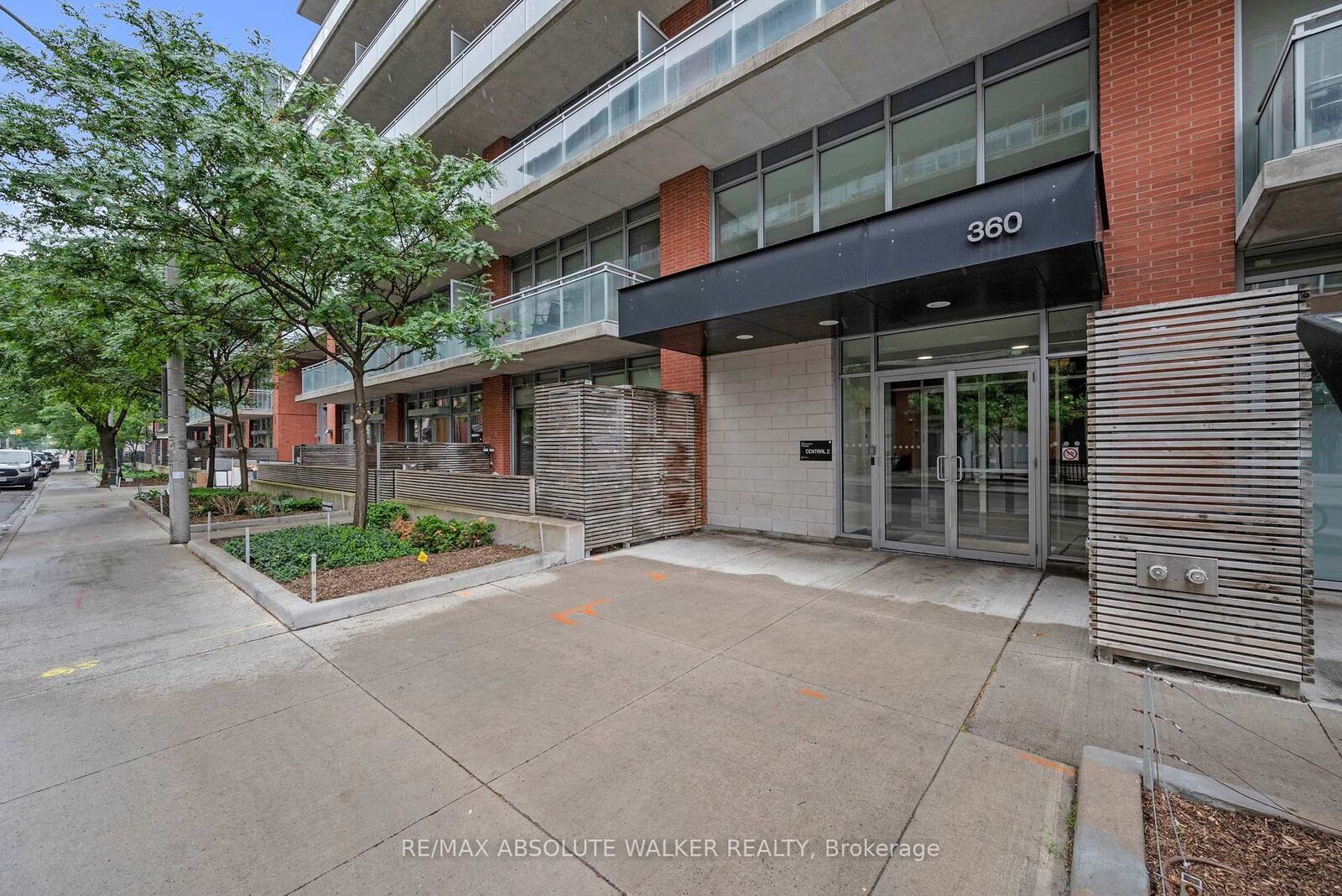Property Photo:  360 McLeod Street 717  ON K2P 1A4 