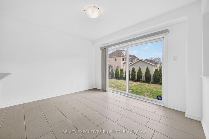 Property Photo: 7829 Buckeye Crescent ON L2H 0P1