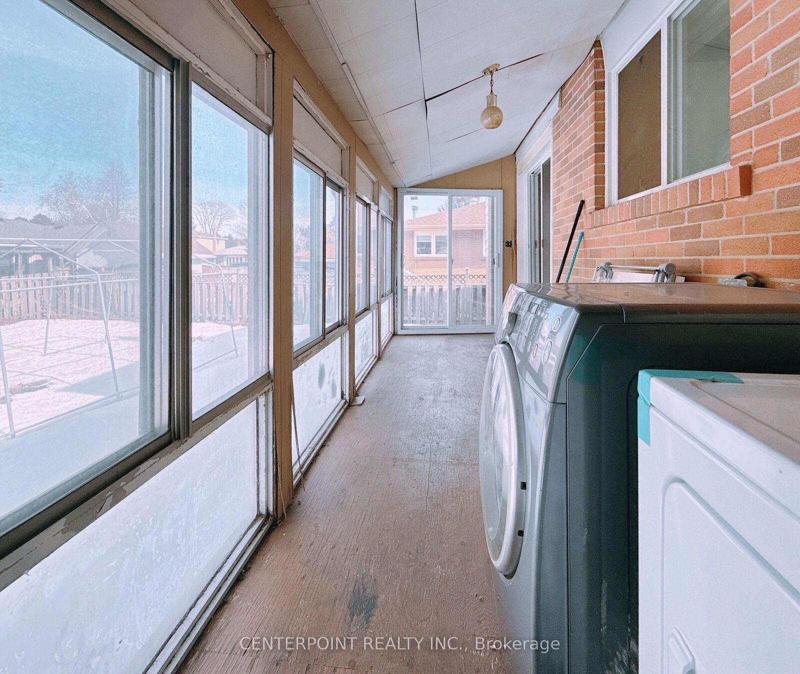 Property Photo:  9 Oakmeadow Boulevard Apt 2  ON M1E 4G2 