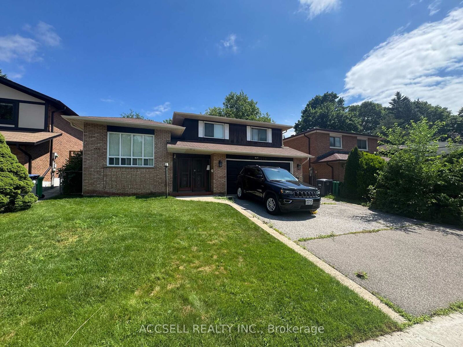 Photo de la propriété:  2439 Frayne Court  ON L5A 3X7 