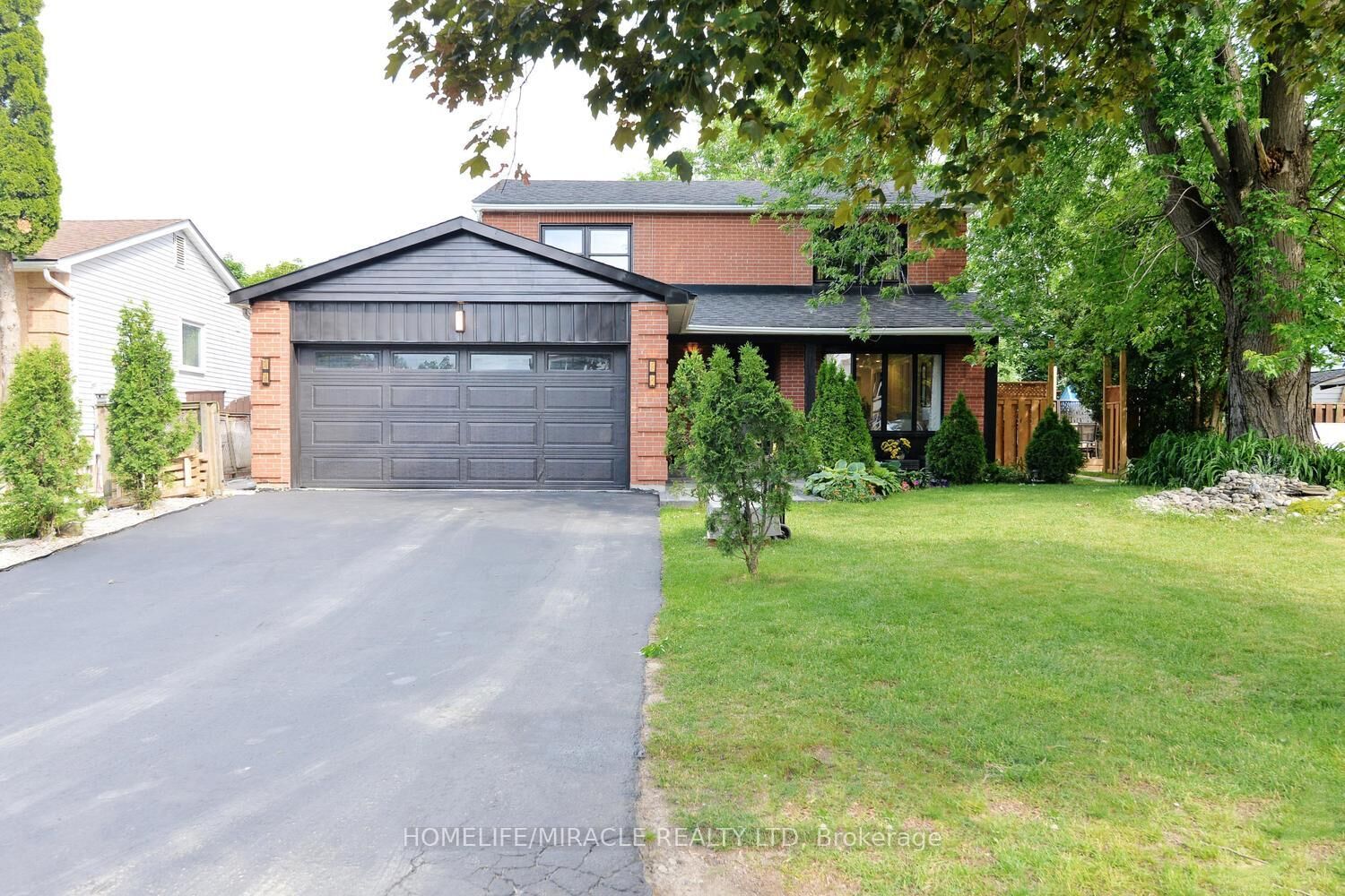 Property Photo: 80 Jill Crescent ON L6S 3J2