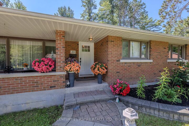 Property Photo:  20 Kramer Avenue  ON K8H 2A2 