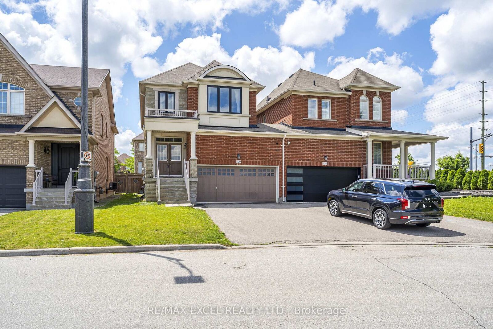 Property Photo: 129 Lewis Honey Drive ON L4G 0J3