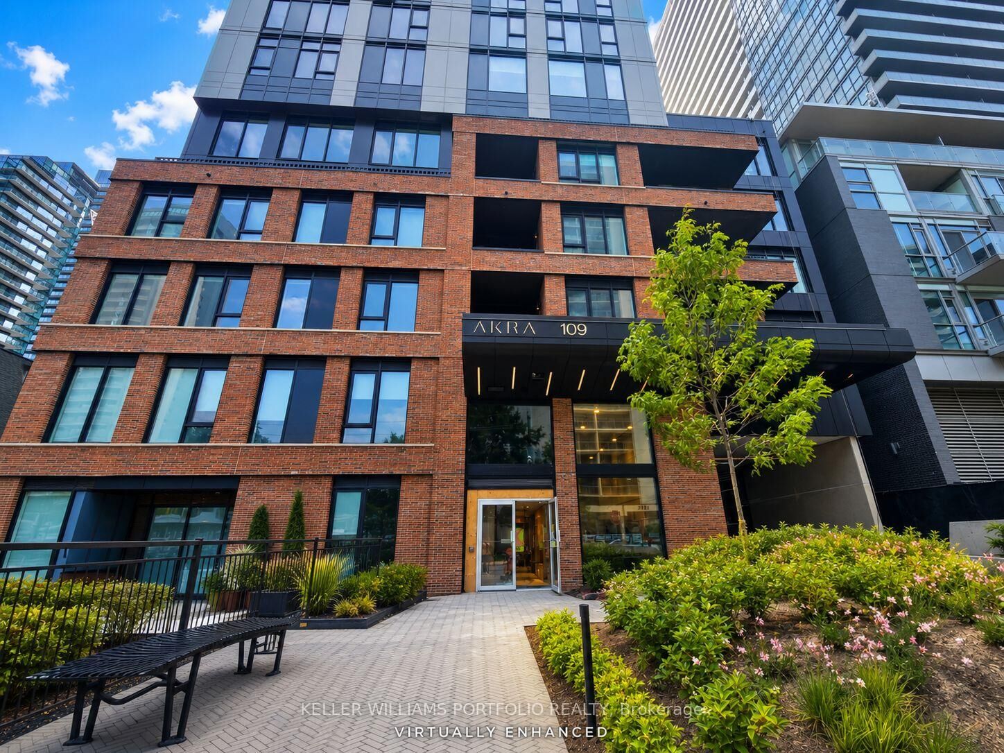 Property Photo: 109 Erskine Avenue 1106 ON M4P 0G8
