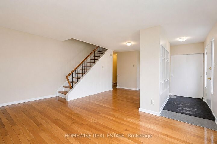 Property Photo: 1350 Winding Trail 33 ON L4Y 2T8