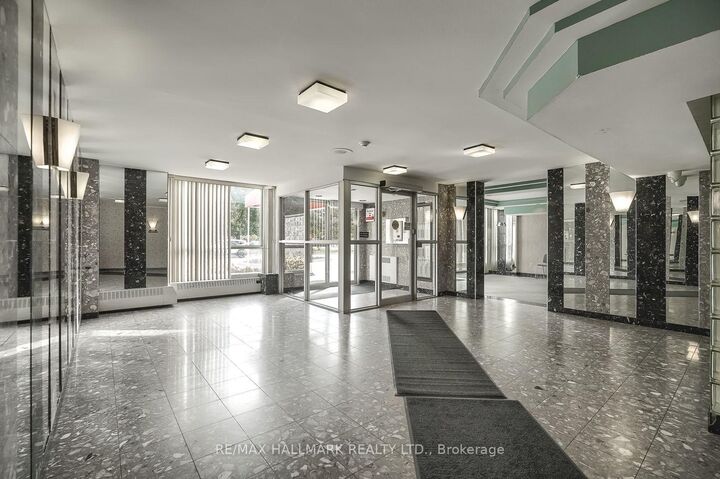 Property Photo:  3077 Weston Road 1705  ON M9M 3A1 