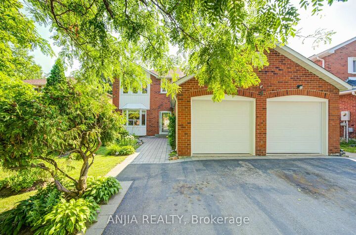 8 Brooklyn Crescent — photo 1