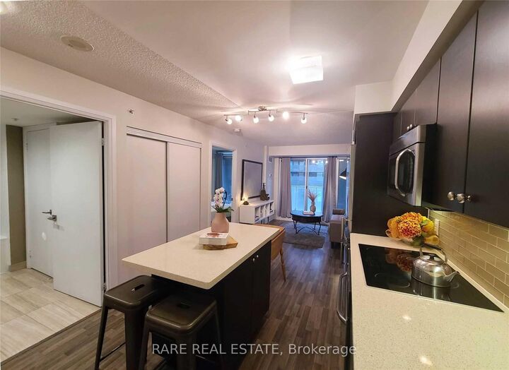 Property Photo:  565 Wilson Avenue 320W  ON M3H 0C6 