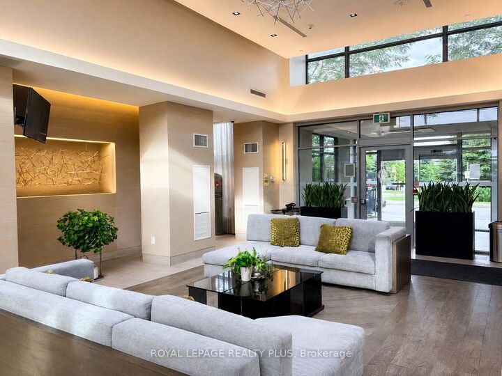 Property Photo:  4633 Glen Erin Drive 1107  ON L5M 0Y6 