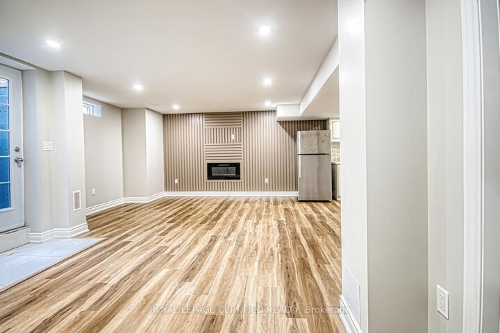 Property Photo: 1427 Whitney Terrace Bsmt ON L9E 0B7