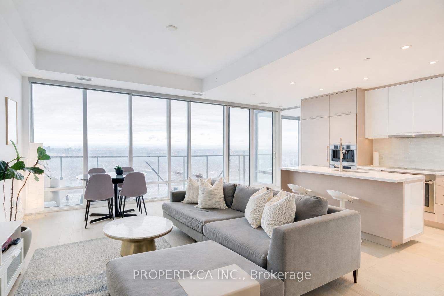 Property Photo:  488 University Avenue 5308  ON M5G 0C1 