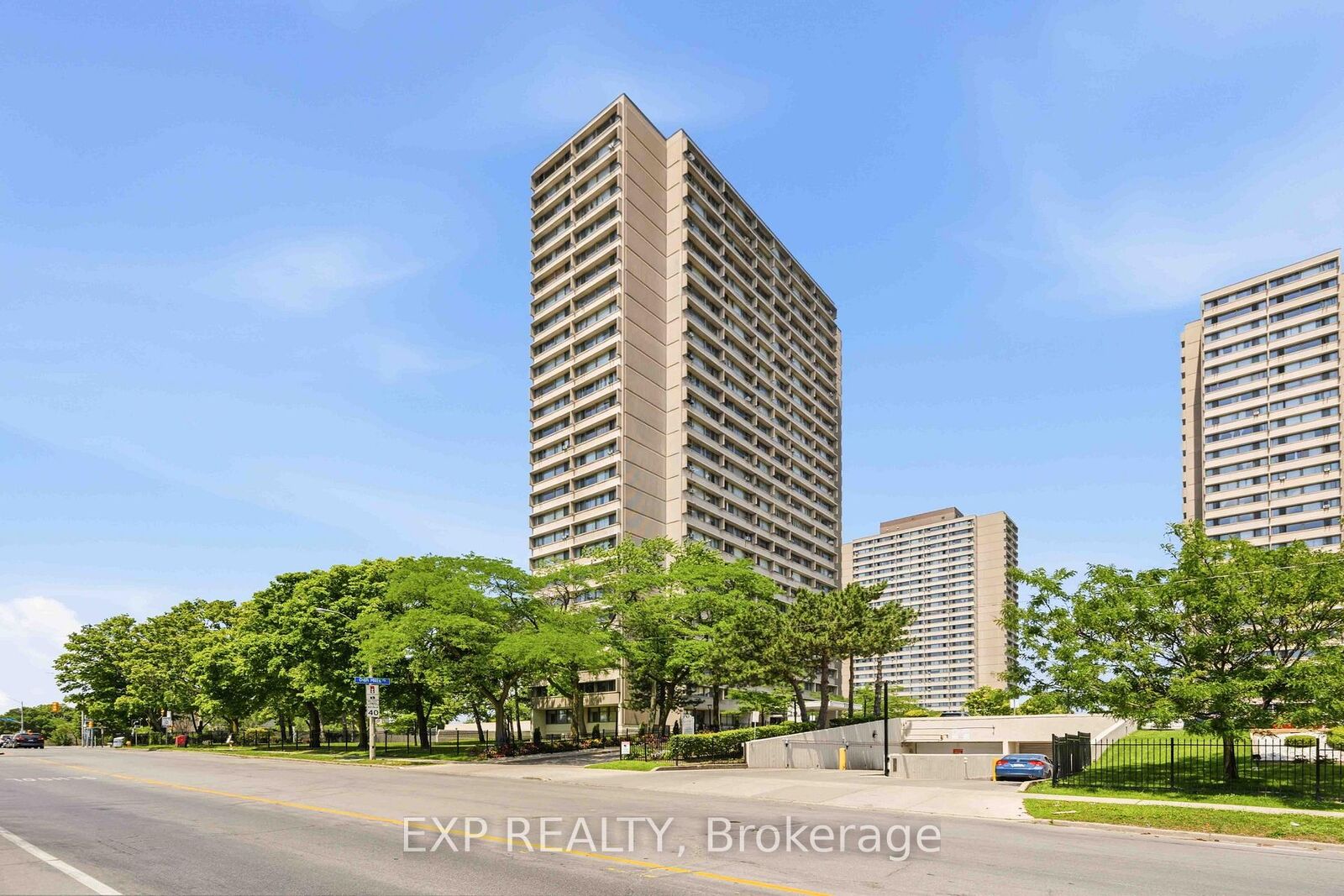 Property Photo: 715 Don Mills Road Ph08 ON M3C 1S5