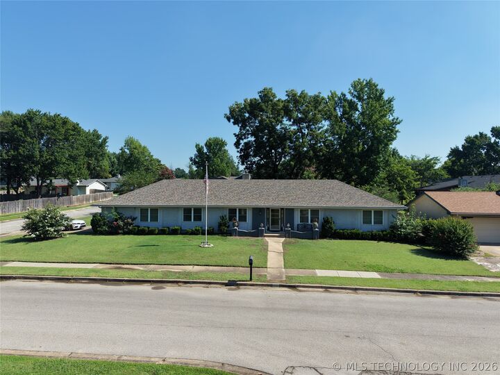 Property Photo:  6809 E 74th Street  OK 74133 