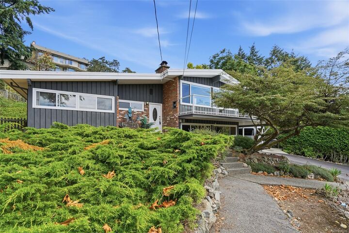 Property Photo: 267 Nottingham Dr BC V9T 1K7