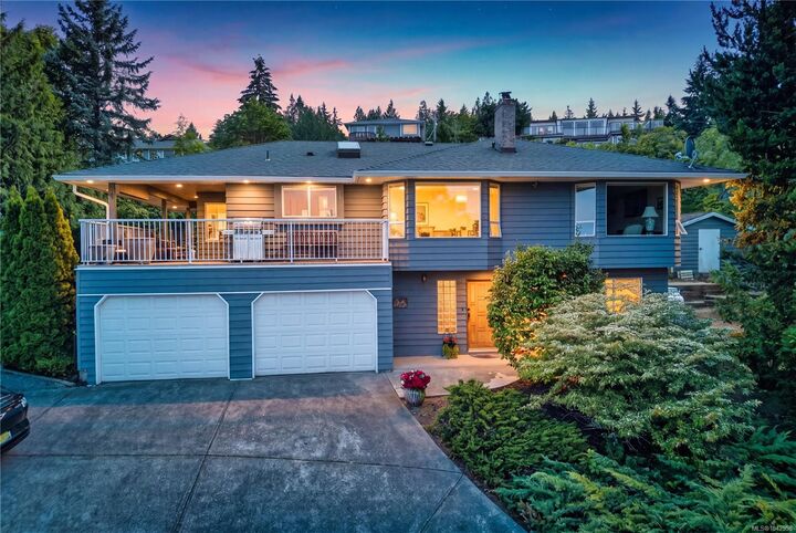 Property Photo:  8109 Northwind Dr  BC V0R 2H0 