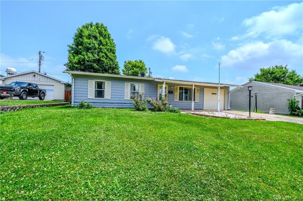 Property Photo:  814 Bellows Drive  OH 45344 