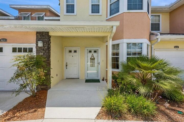 Property Photo: 96048 Cottage Court FL 32034