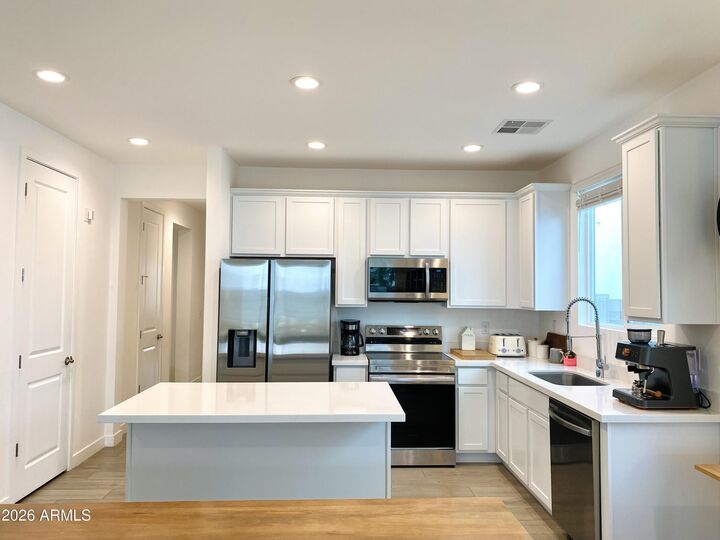 Property Photo:  251 E Mint Lane  AZ 85140 