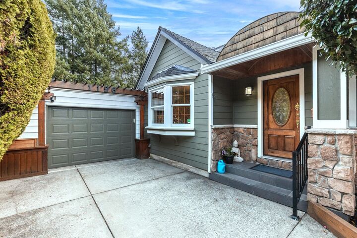 Property Photo: 1196 Habgood Street BC V4B 4W9