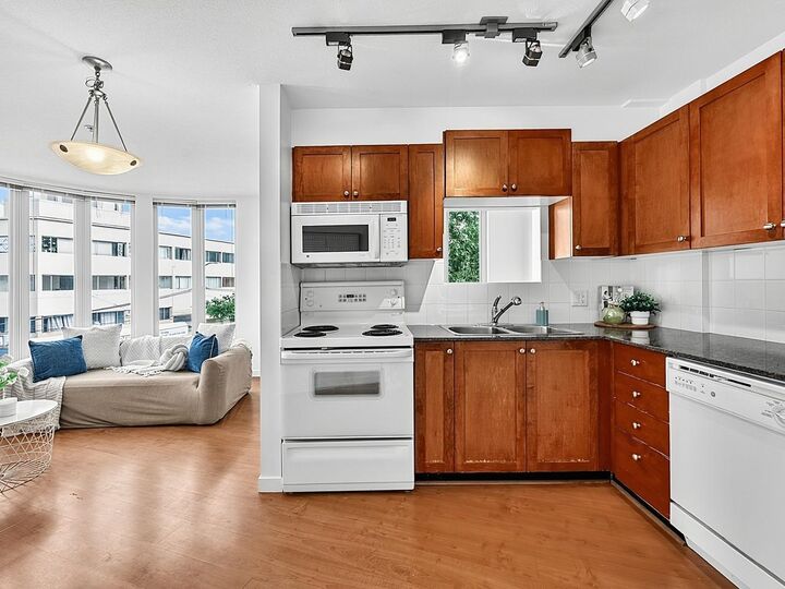 3089 Oak Street 309 — photo 1
