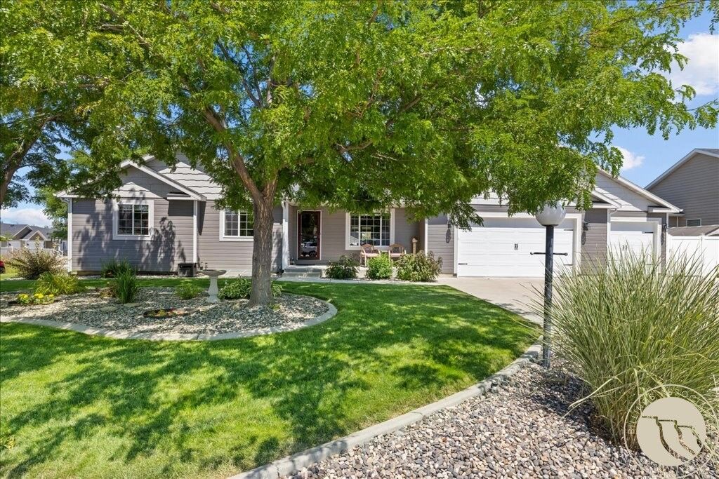 Property Photo:  823 Siesta Avenue  MT 59105 