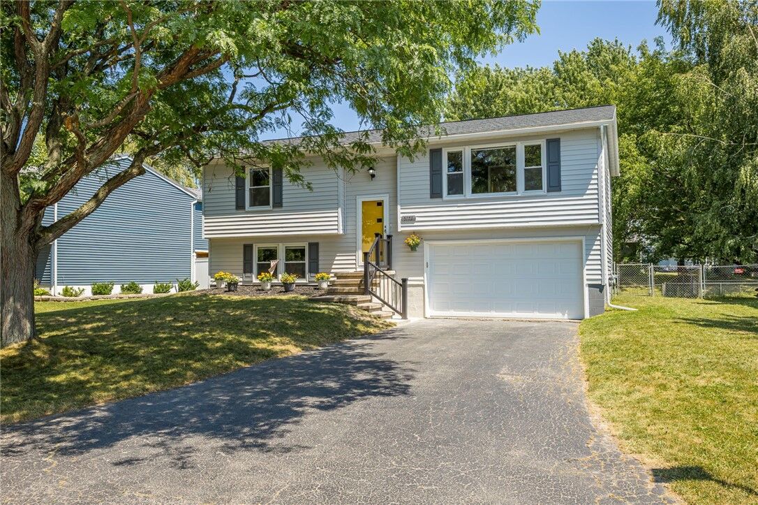 Property Photo:  5779 Clover Meadow Lane  NY 14425 