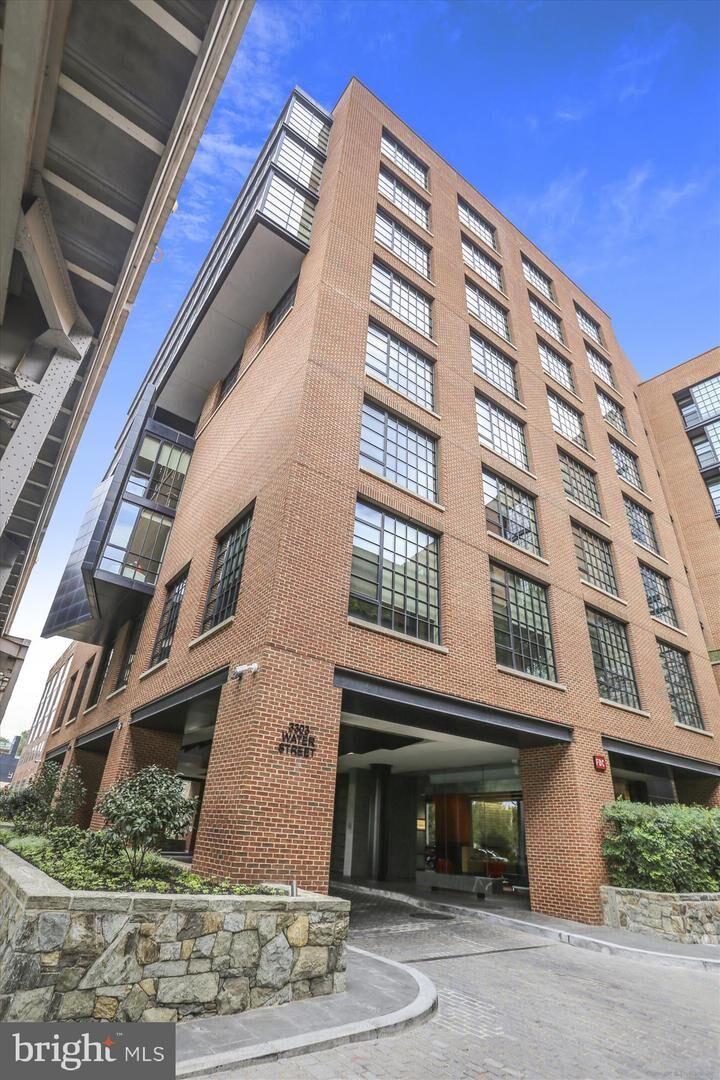 Property Photo: 3303 Water Street NW 5N DC 20007