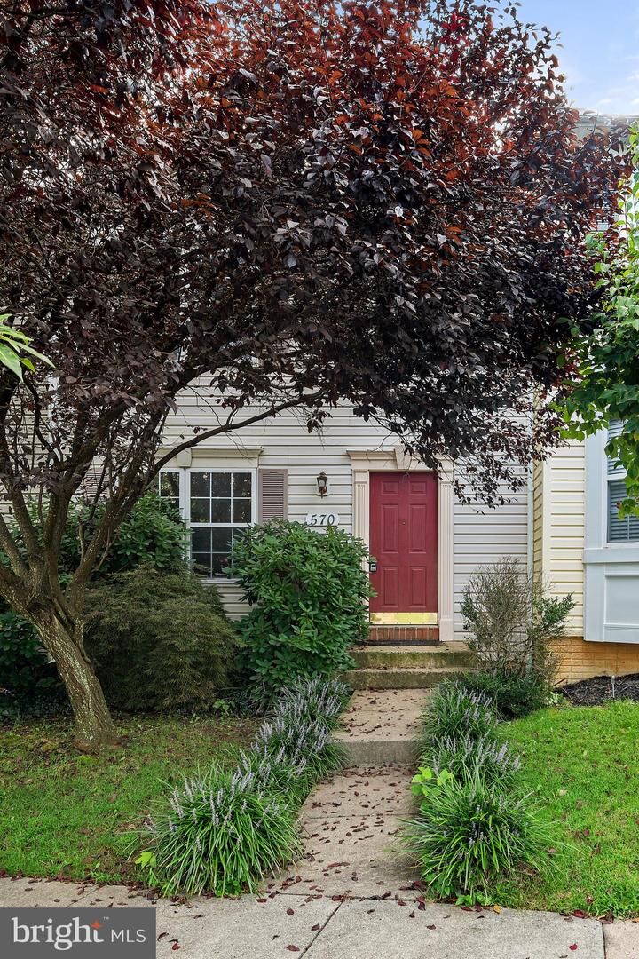 Property Photo:  570 Highland Towne Lane  VA 20186 