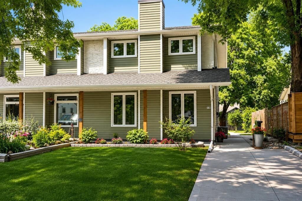 Property Photo: 110 Callum Crescent MB R2G 2C8