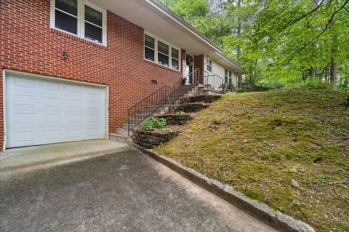 Property Photo:  1123 Ridgeleigh Circle  GA 30720 