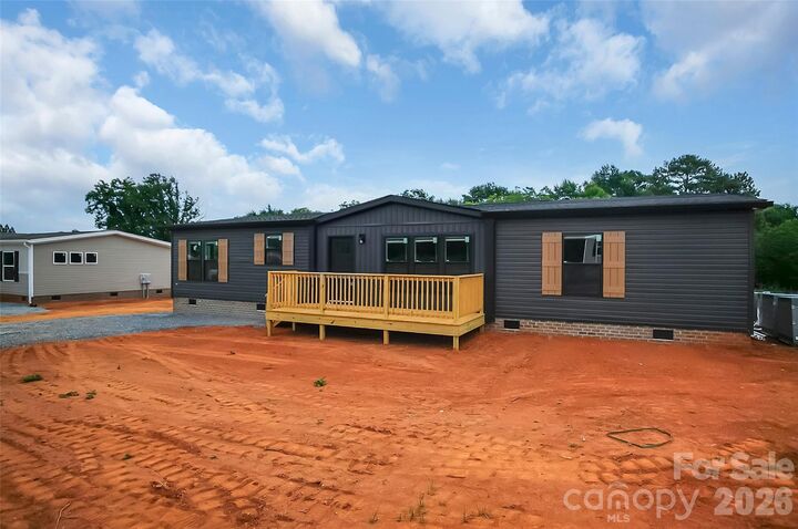 Property Photo:  805 Eagle View Lane  NC 28090 