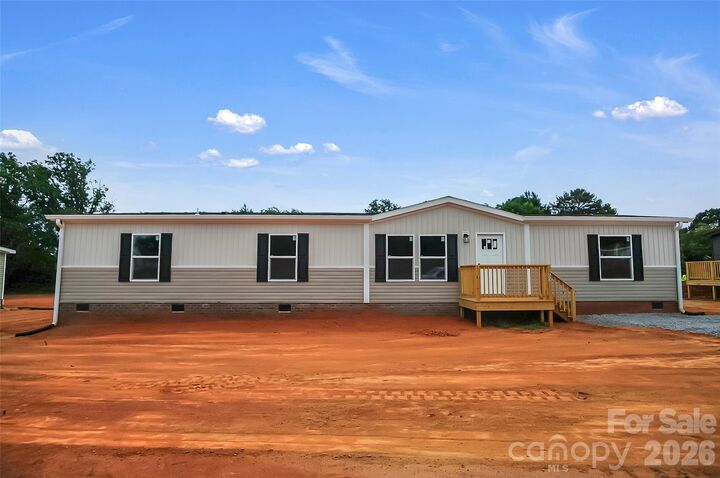 Property Photo:  803 Eagle View Lane  NC 28090 