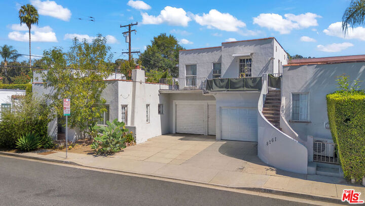 Property Photo: 8261 Romaine St CA 90046