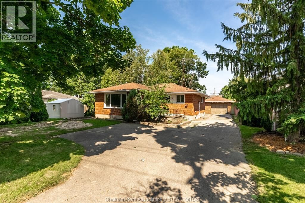 Property Photo:  71 McFarlane Drive  ON N7L 2K3 