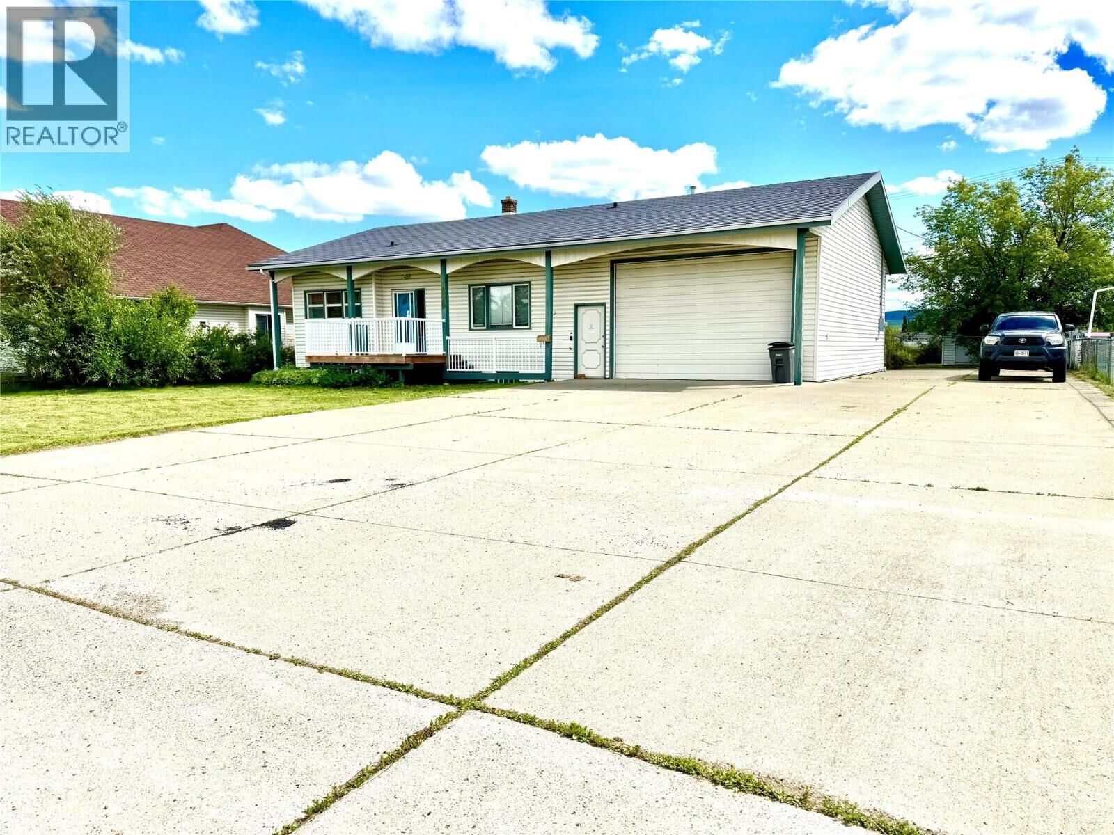 Property Photo: 1329 108 Avenue BC V1G 4J2