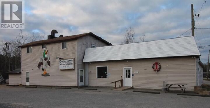143 Vermilion Bay St — photo 1