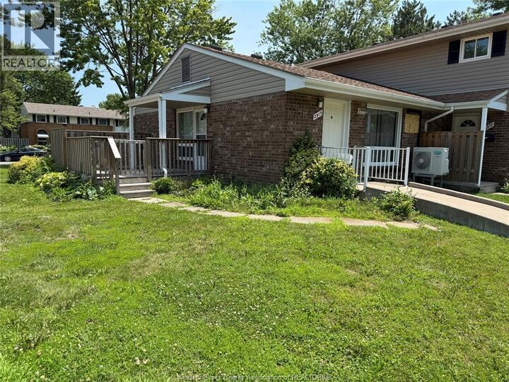 Property Photo: 2915 Meadowbrook Lane 10 ON N8T 3C4