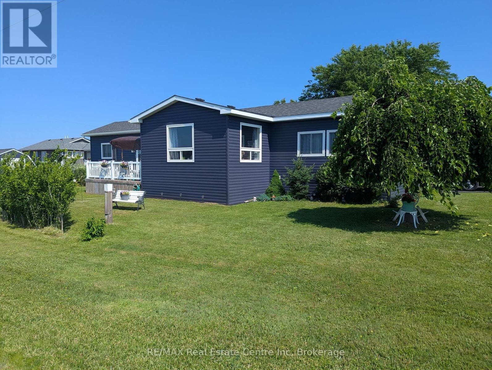 Property Photo: 27 Cranberry Drive ON N7A 3Y3