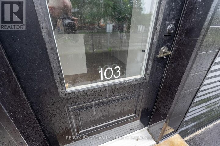 Property Photo: 26 West First Street West 103 ON K6J 1B9