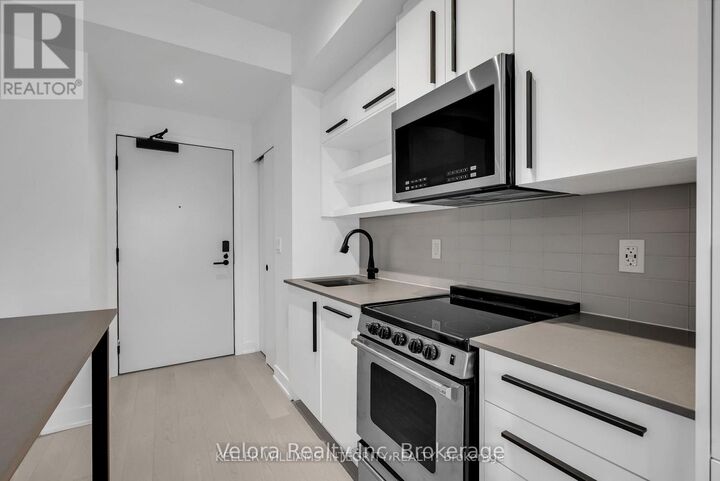 Property Photo: 560 Rideau Street 905 ON K1N 0G3