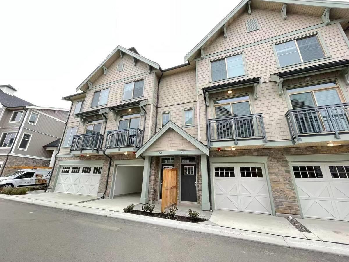 Property Photo:  20485 65 Avenue 28  BC V2Y 3K8 